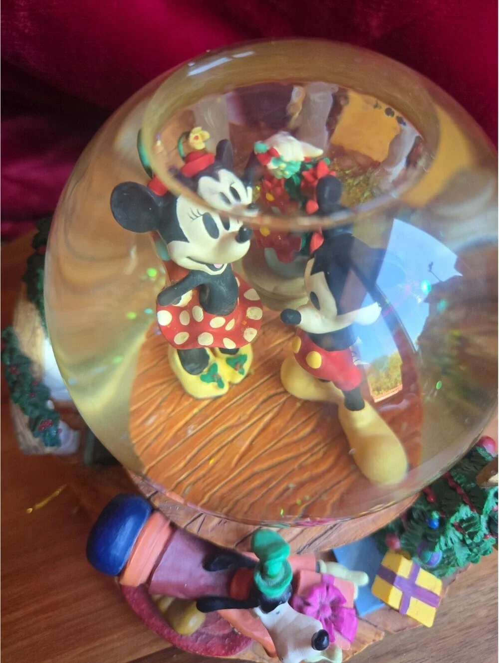 Disney Mickey & Minnie Mouse Plays Santa Claus is Coming To Town Snow Globe Rare